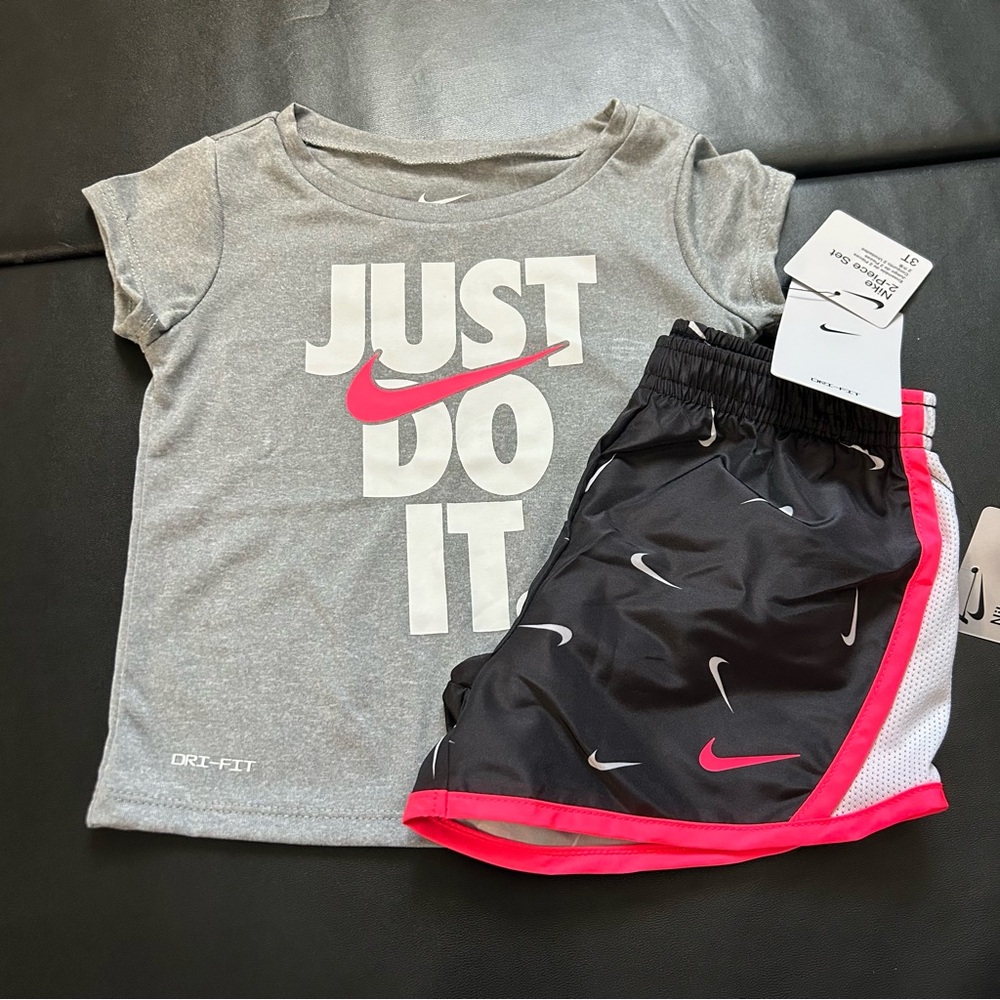 NWT Nike Athletic Set Girls Size 3T